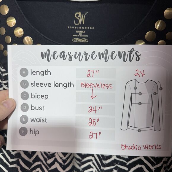 Studio Works Top Women’s Size 2X Black & White Sleeveless Chevron Studded Collar - Picture 8 of 9